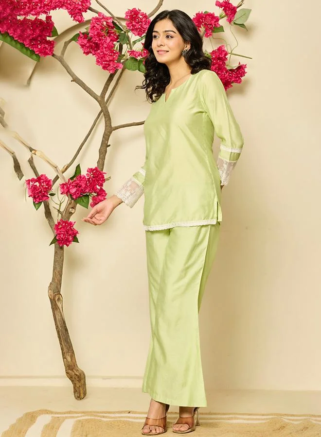 ملائم طقم شانديري سادة أخضر